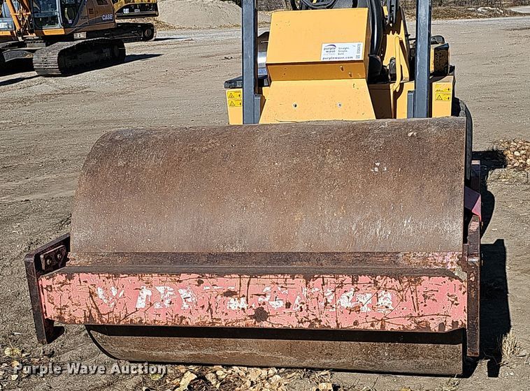 image for item DQ8470 1998 DynaPac CA141D single drum vibratory roller