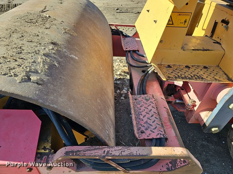 image for item DQ8470 1998 DynaPac CA141D single drum vibratory roller