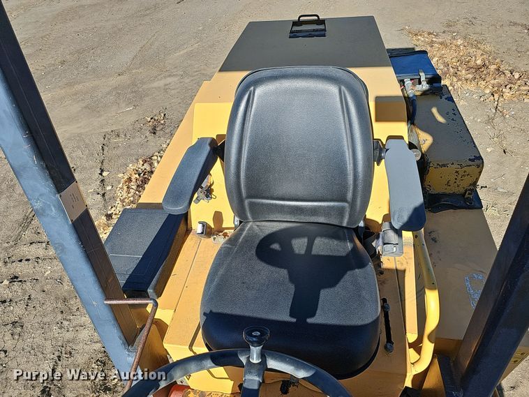 image for item DQ8470 1998 DynaPac CA141D single drum vibratory roller