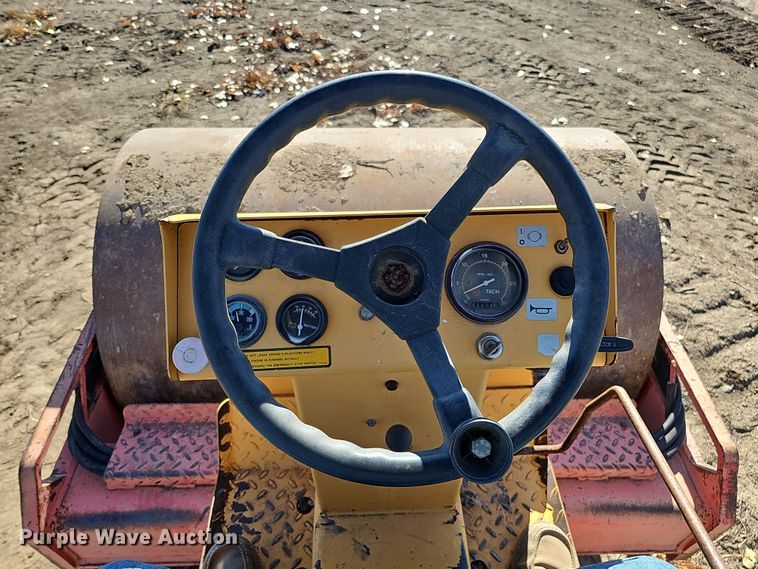 image for item DQ8470 1998 DynaPac CA141D single drum vibratory roller