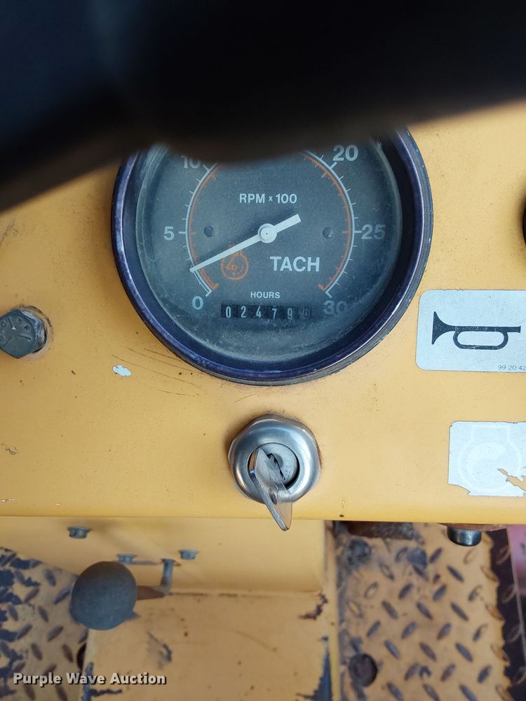 image for item DQ8470 1998 DynaPac CA141D single drum vibratory roller