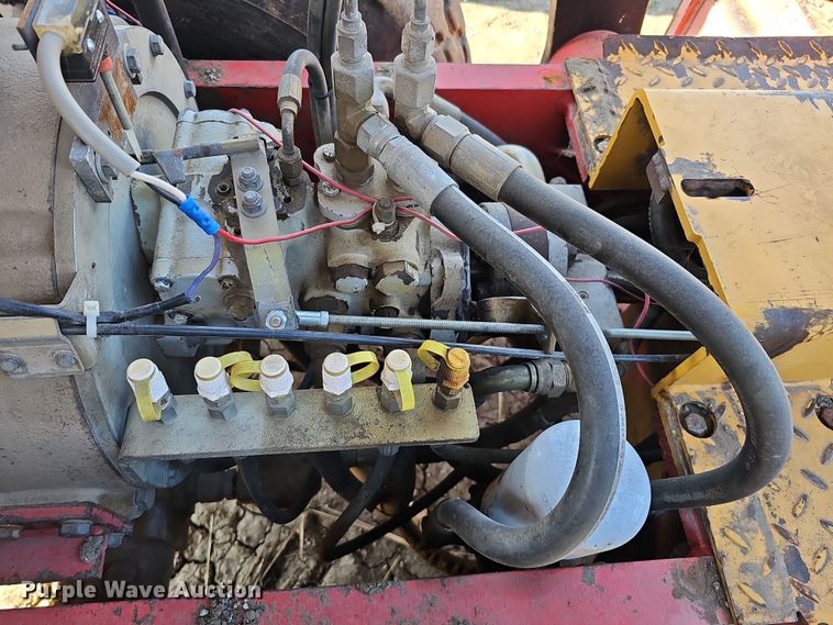 image for item DQ8470 1998 DynaPac CA141D single drum vibratory roller