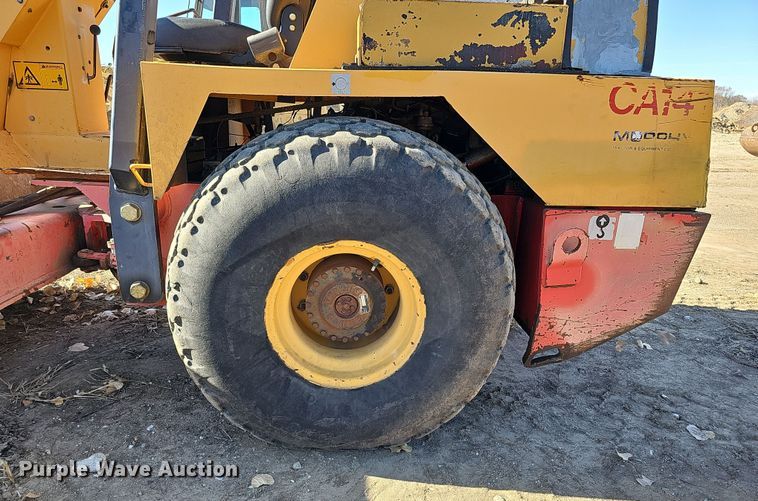 image for item DQ8470 1998 DynaPac CA141D single drum vibratory roller