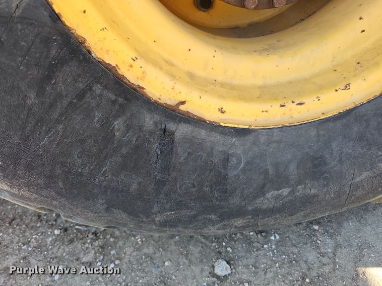 image for item DQ8470 1998 DynaPac CA141D single drum vibratory roller