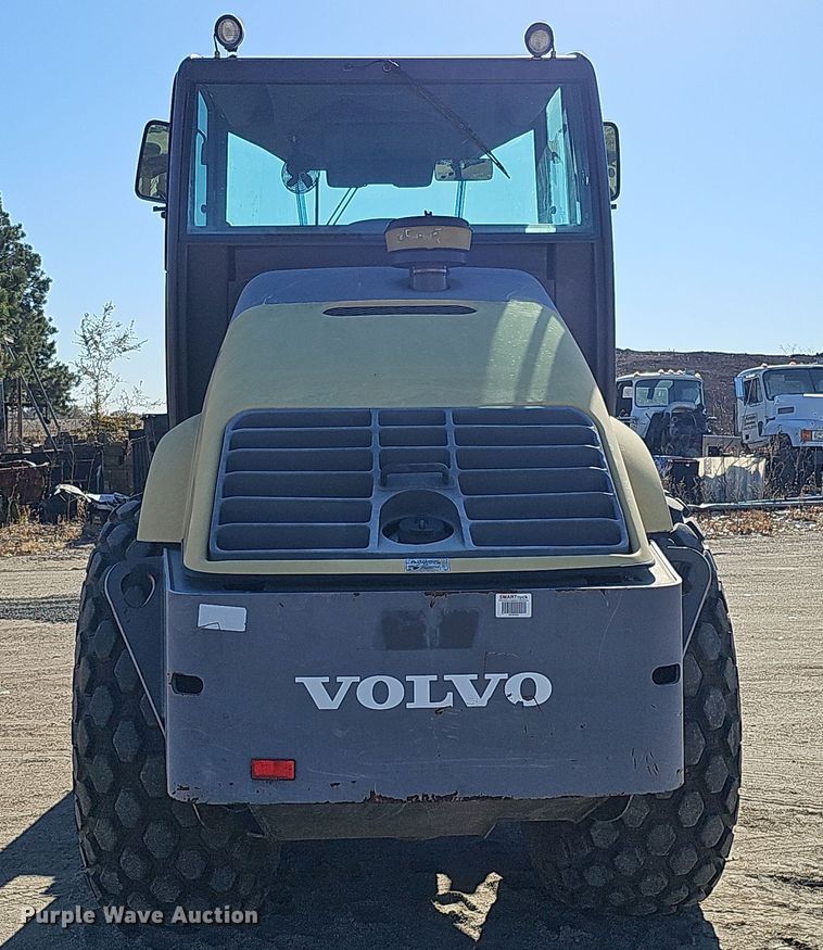 image for item DQ8471 2012 Volvo SD100D single drum vibratory roller