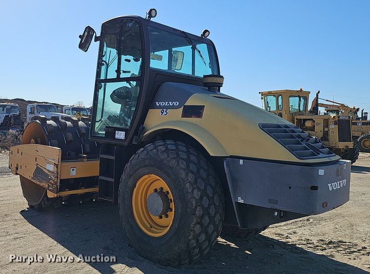 image for item DQ8471 2012 Volvo SD100D single drum vibratory roller