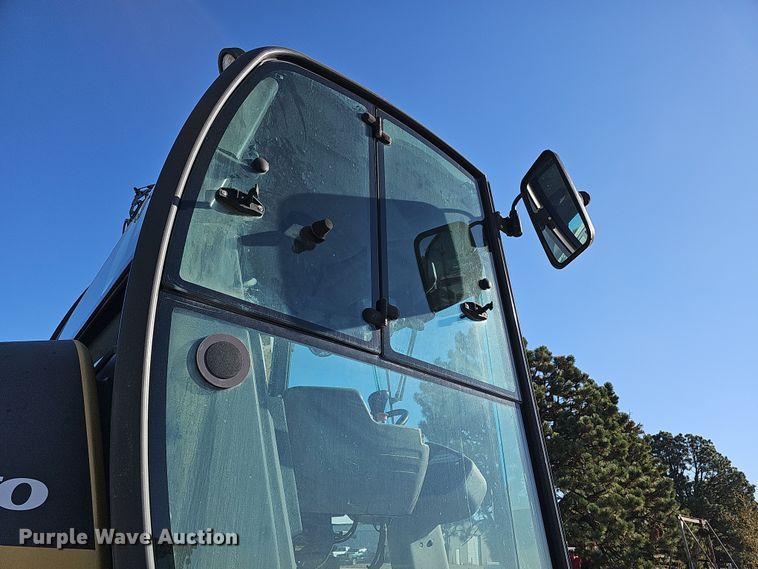 image for item DQ8471 2012 Volvo SD100D single drum vibratory roller