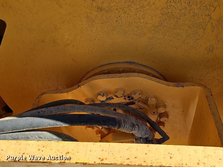 image for item DQ8471 2012 Volvo SD100D single drum vibratory roller