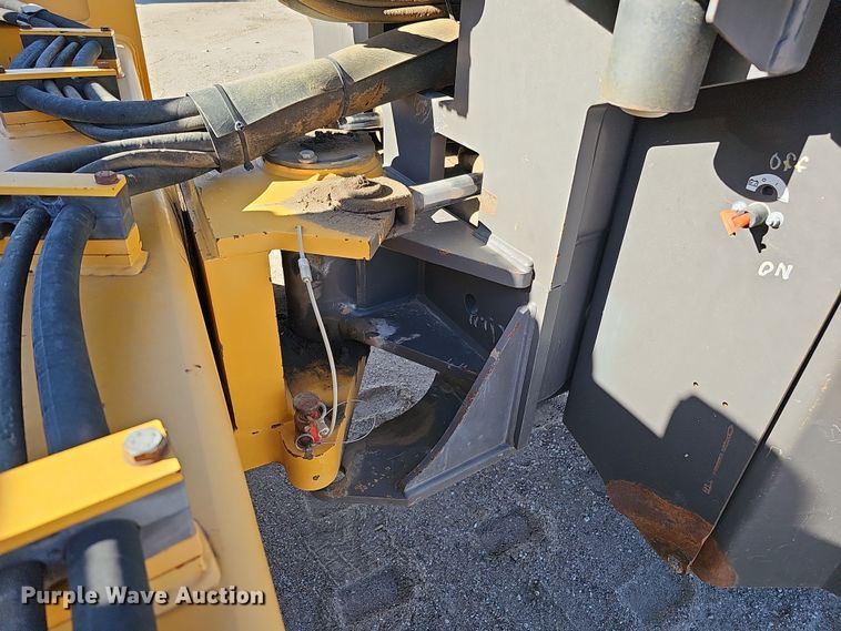 image for item DQ8471 2012 Volvo SD100D single drum vibratory roller