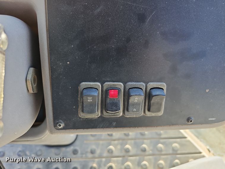 image for item DQ8471 2012 Volvo SD100D single drum vibratory roller