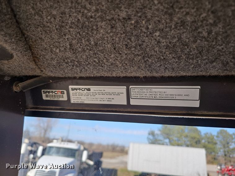 image for item DQ8471 2012 Volvo SD100D single drum vibratory roller