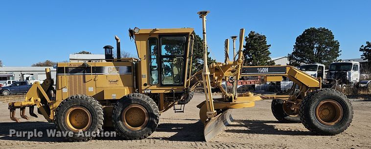 image for item DQ8472 2002 Caterpillar 160H VHP  motor grader