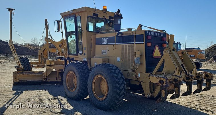 image for item DQ8472 2002 Caterpillar 160H VHP  motor grader