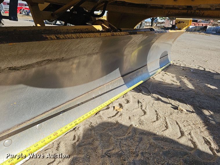 image for item DQ8472 2002 Caterpillar 160H VHP  motor grader