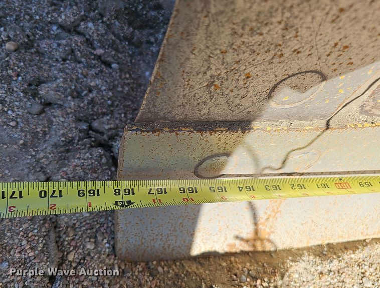 image for item DQ8472 2002 Caterpillar 160H VHP  motor grader