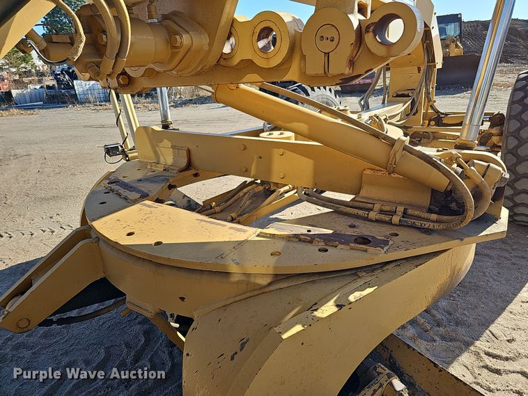 image for item DQ8472 2002 Caterpillar 160H VHP  motor grader