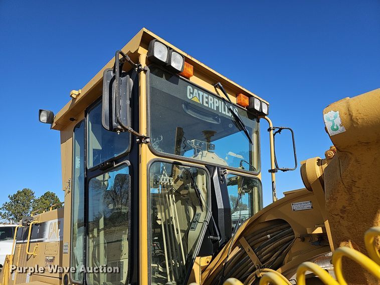 image for item DQ8472 2002 Caterpillar 160H VHP  motor grader