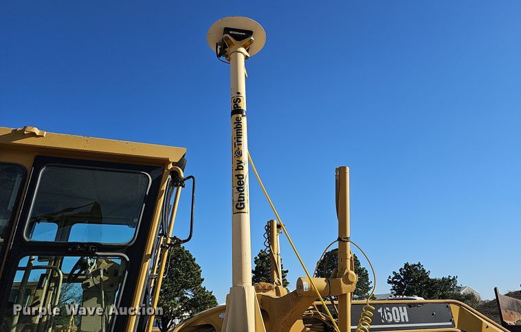 image for item DQ8472 2002 Caterpillar 160H VHP  motor grader