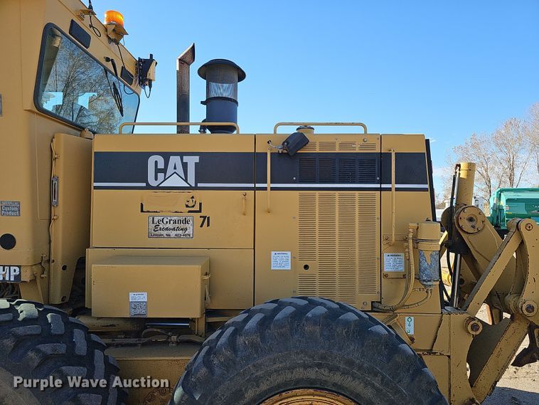 image for item DQ8472 2002 Caterpillar 160H VHP  motor grader