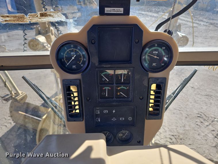 image for item DQ8472 2002 Caterpillar 160H VHP  motor grader