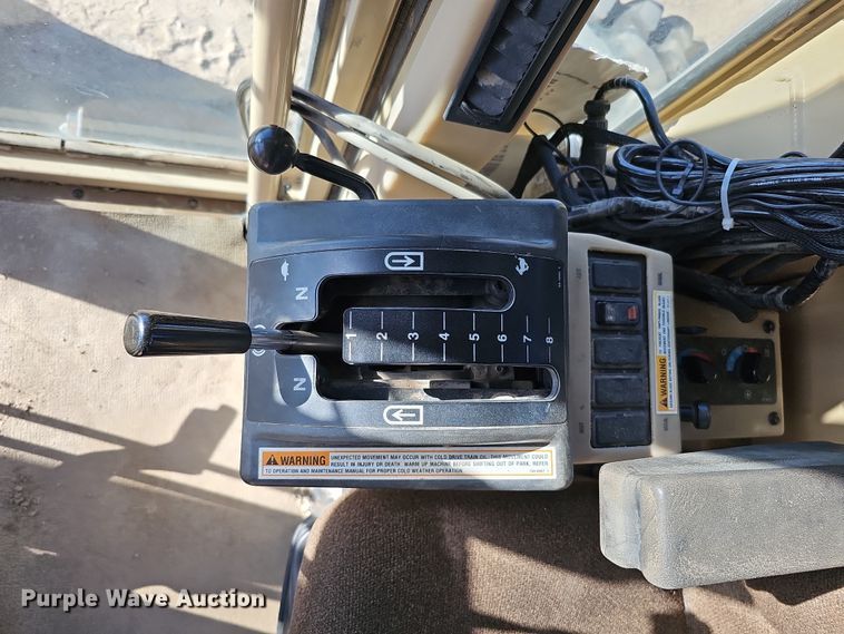 image for item DQ8472 2002 Caterpillar 160H VHP  motor grader