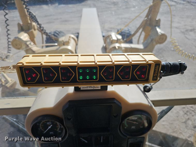 image for item DQ8472 2002 Caterpillar 160H VHP  motor grader