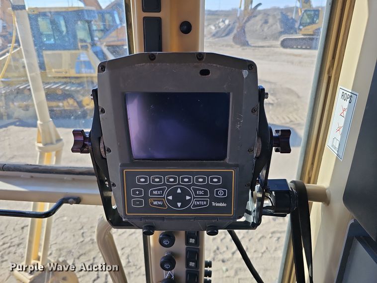 image for item DQ8472 2002 Caterpillar 160H VHP  motor grader