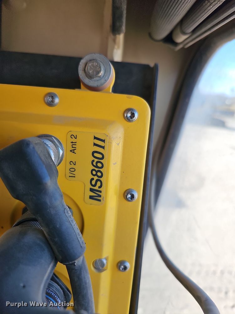 image for item DQ8472 2002 Caterpillar 160H VHP  motor grader