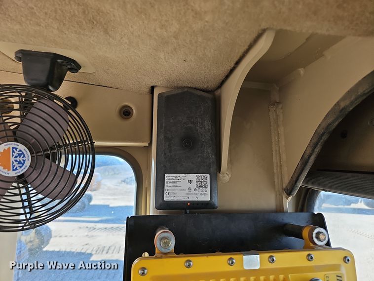 image for item DQ8472 2002 Caterpillar 160H VHP  motor grader