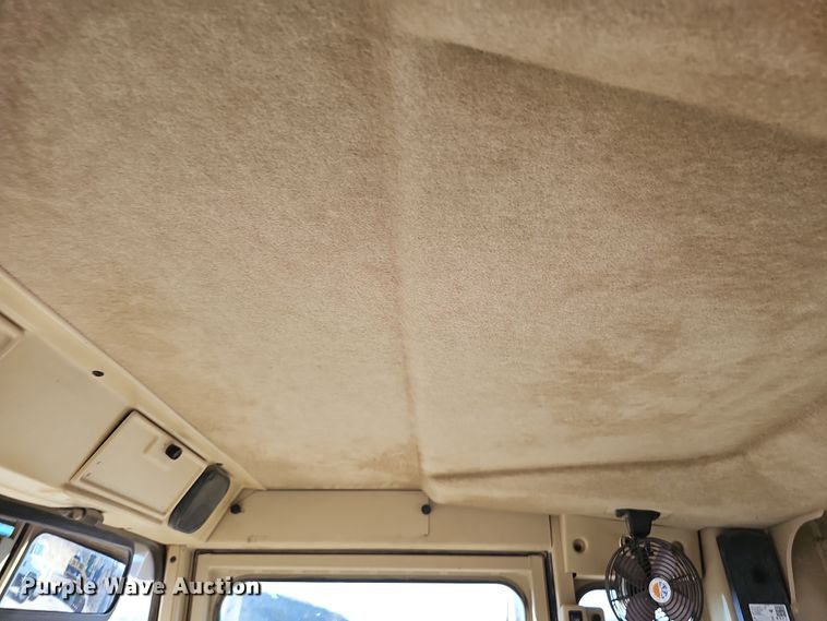 image for item DQ8472 2002 Caterpillar 160H VHP  motor grader