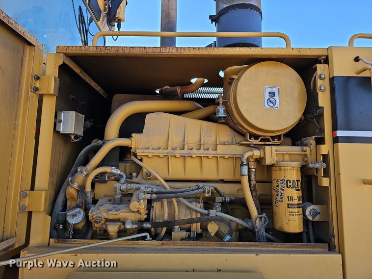 image for item DQ8472 2002 Caterpillar 160H VHP  motor grader