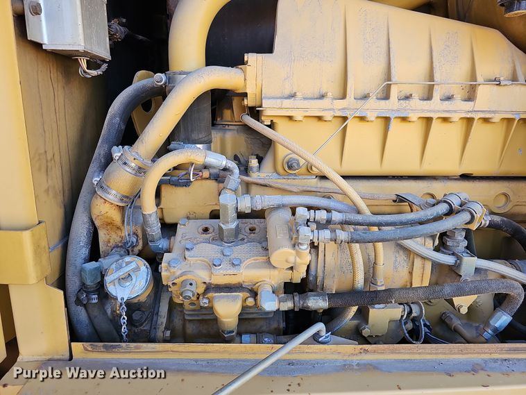 image for item DQ8472 2002 Caterpillar 160H VHP  motor grader