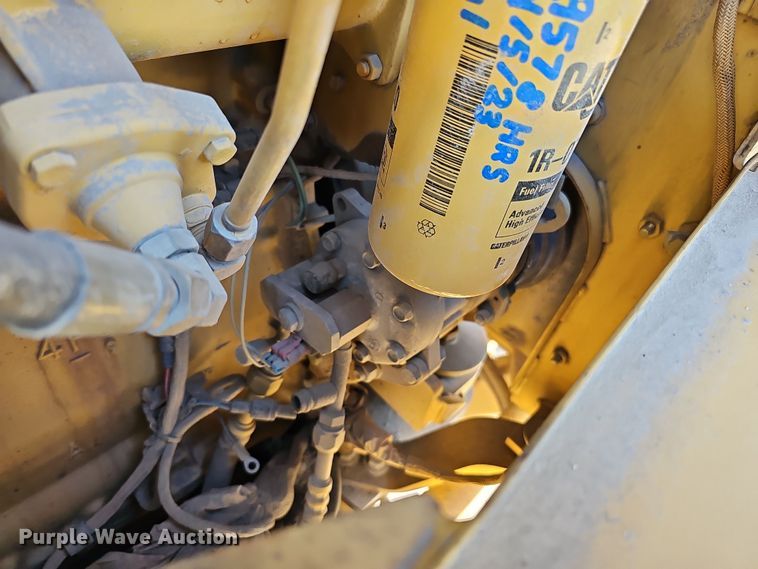 image for item DQ8472 2002 Caterpillar 160H VHP  motor grader