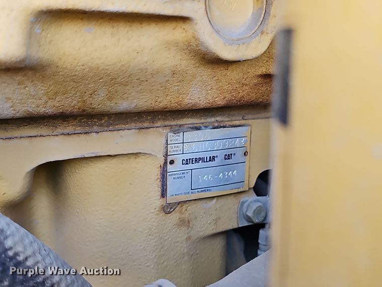 image for item DQ8472 2002 Caterpillar 160H VHP  motor grader