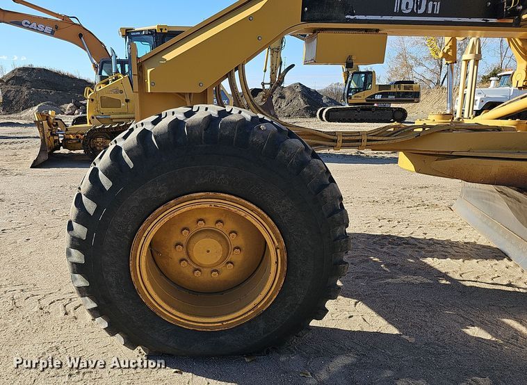 image for item DQ8472 2002 Caterpillar 160H VHP  motor grader