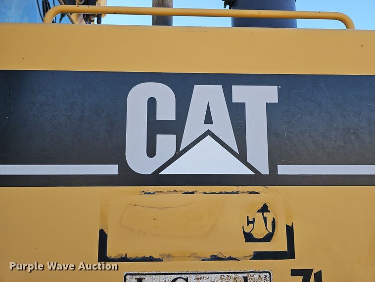 image for item DQ8472 2002 Caterpillar 160H VHP  motor grader