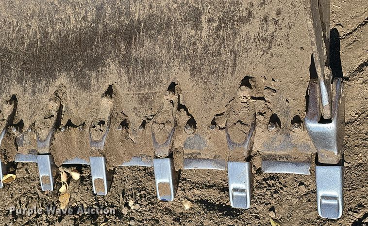 image for item DQ8473 2001 Caterpillar 963C track loader