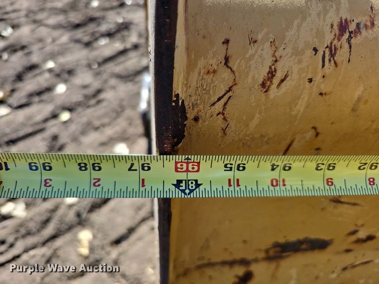 image for item DQ8473 2001 Caterpillar 963C track loader