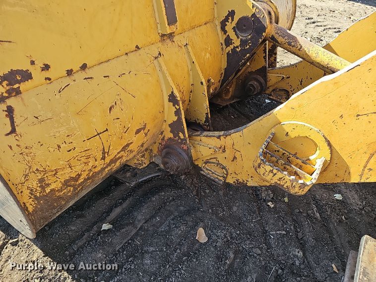 image for item DQ8473 2001 Caterpillar 963C track loader