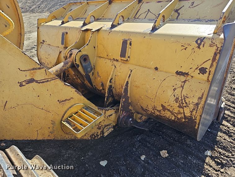 image for item DQ8473 2001 Caterpillar 963C track loader