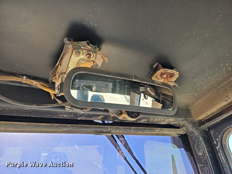 image for item DQ8473 2001 Caterpillar 963C track loader