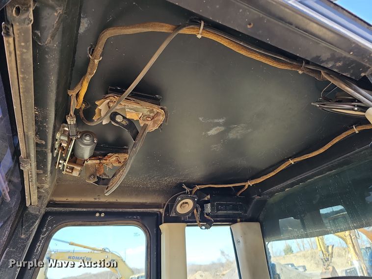 image for item DQ8473 2001 Caterpillar 963C track loader