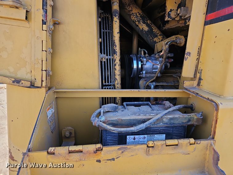 image for item DQ8473 2001 Caterpillar 963C track loader