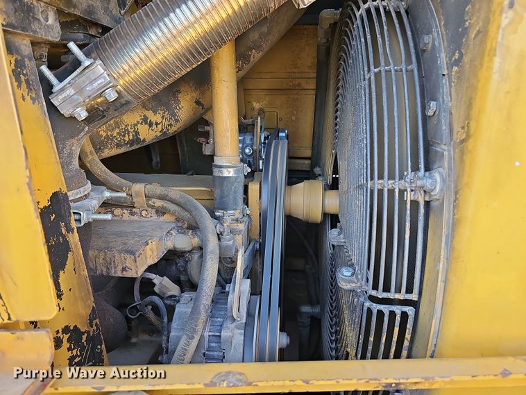 image for item DQ8473 2001 Caterpillar 963C track loader