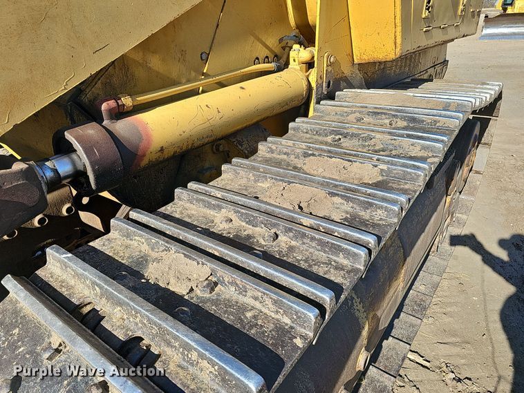 image for item DQ8473 2001 Caterpillar 963C track loader