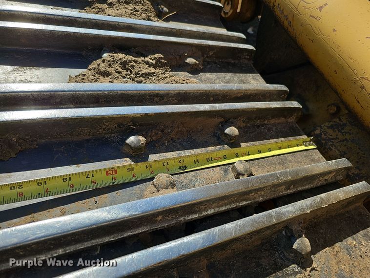 image for item DQ8473 2001 Caterpillar 963C track loader