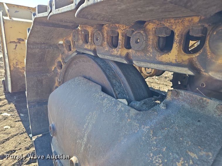 image for item DQ8473 2001 Caterpillar 963C track loader