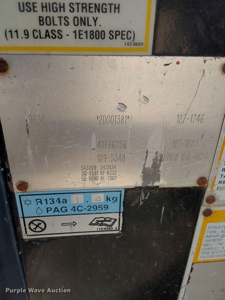 image for item DQ8473 2001 Caterpillar 963C track loader