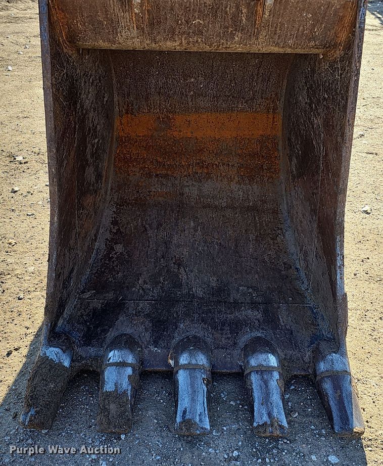 image for item DQ8475 2010 Case CX240B excavator