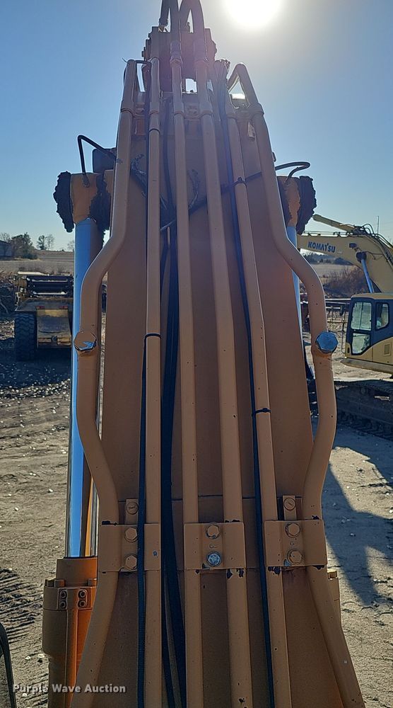 image for item DQ8475 2010 Case CX240B excavator